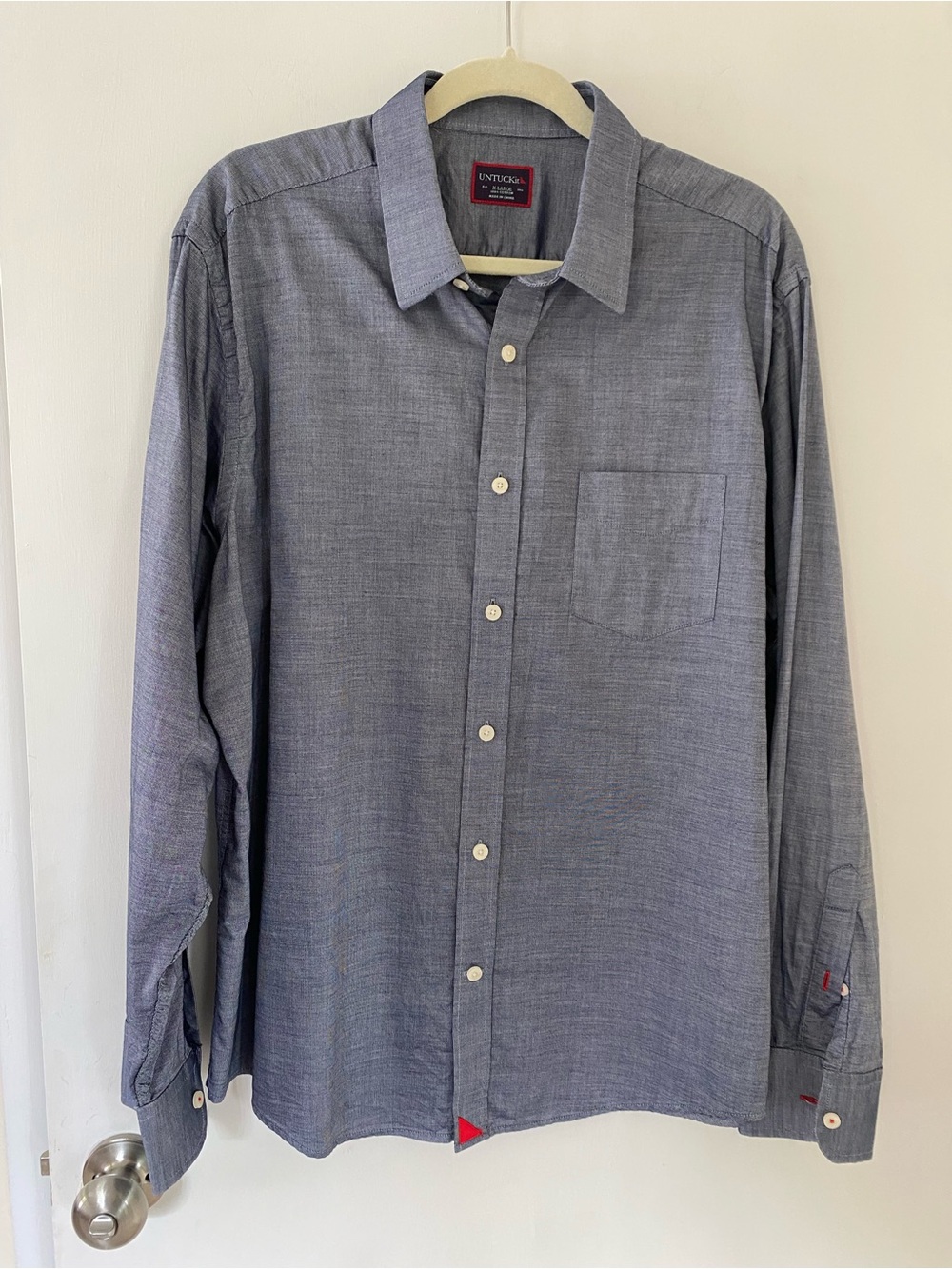 UNTUCKit Men's Casual Button-Down Shirt in Chambray Blue XL